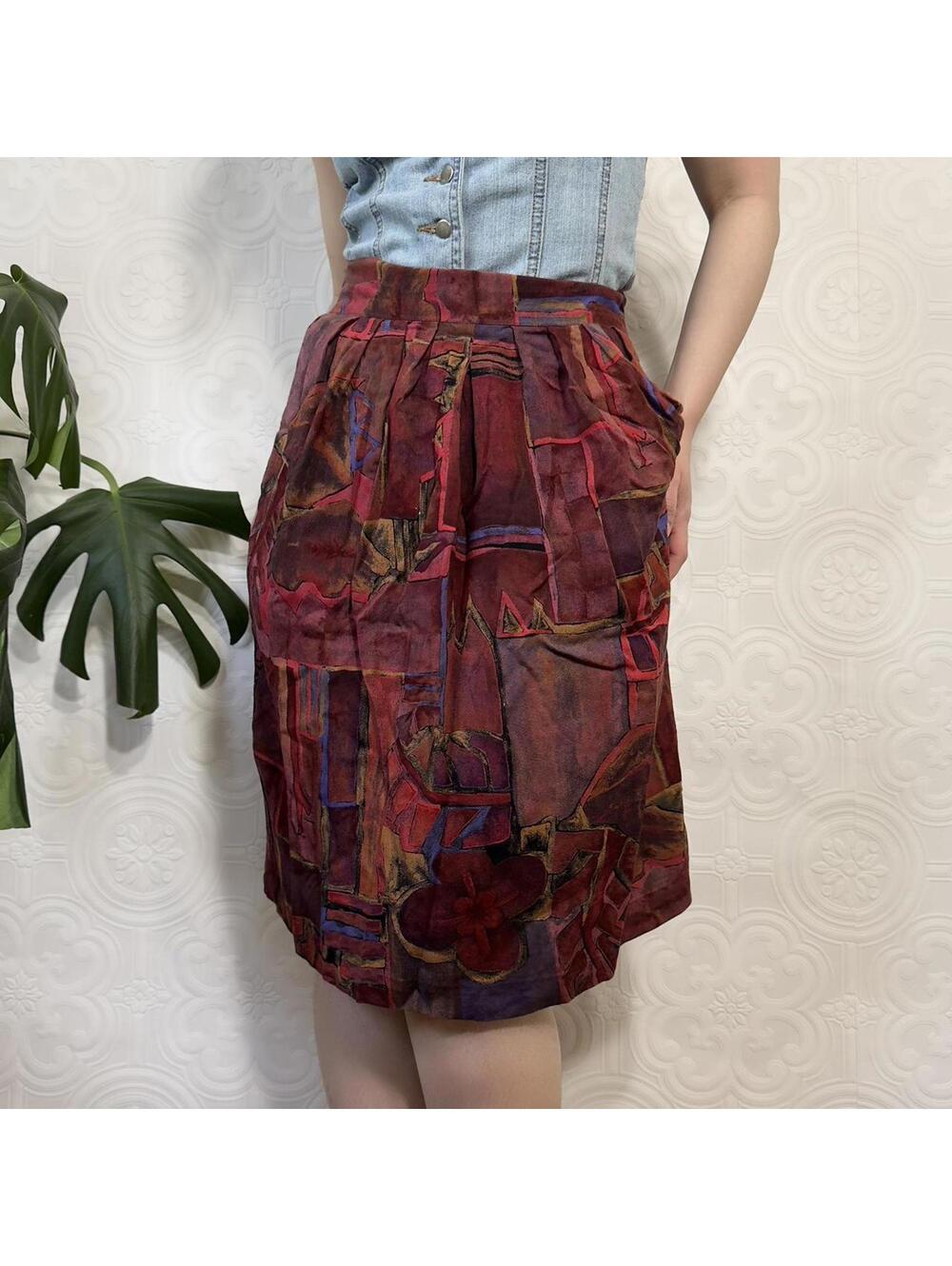 Vintage Knee Length High Waisted Skirt Size Small Whimsigoth Red Abstract Print